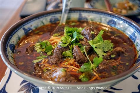   徐州小吃之香辣牛肉面：ほろりと崩れる牛肉とピリ辛スープの織りなすハーモニー！